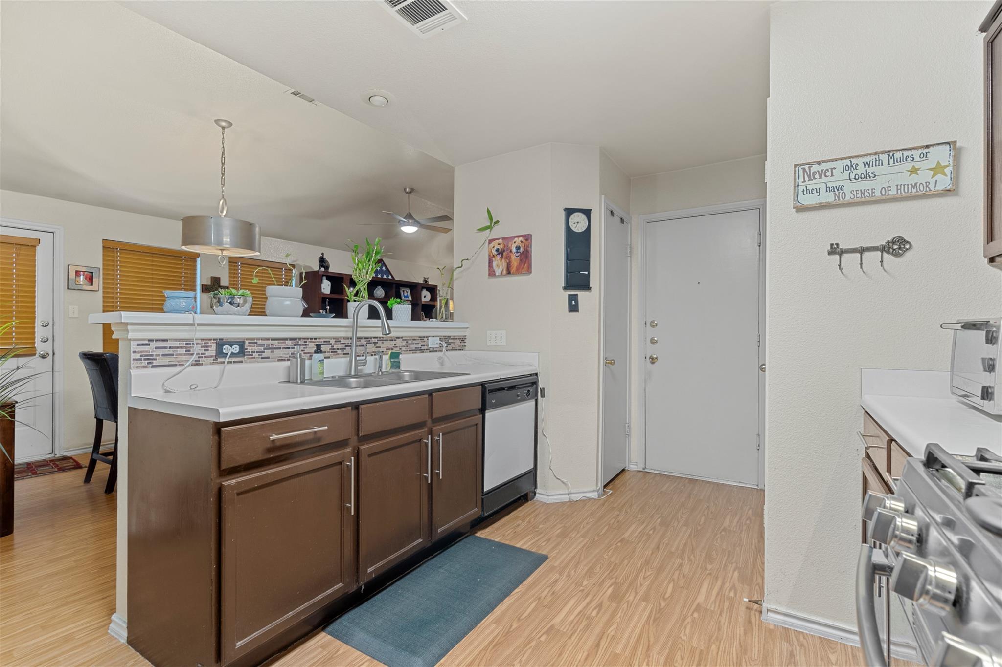 1000 Christopher Dr #b Property Photo 11