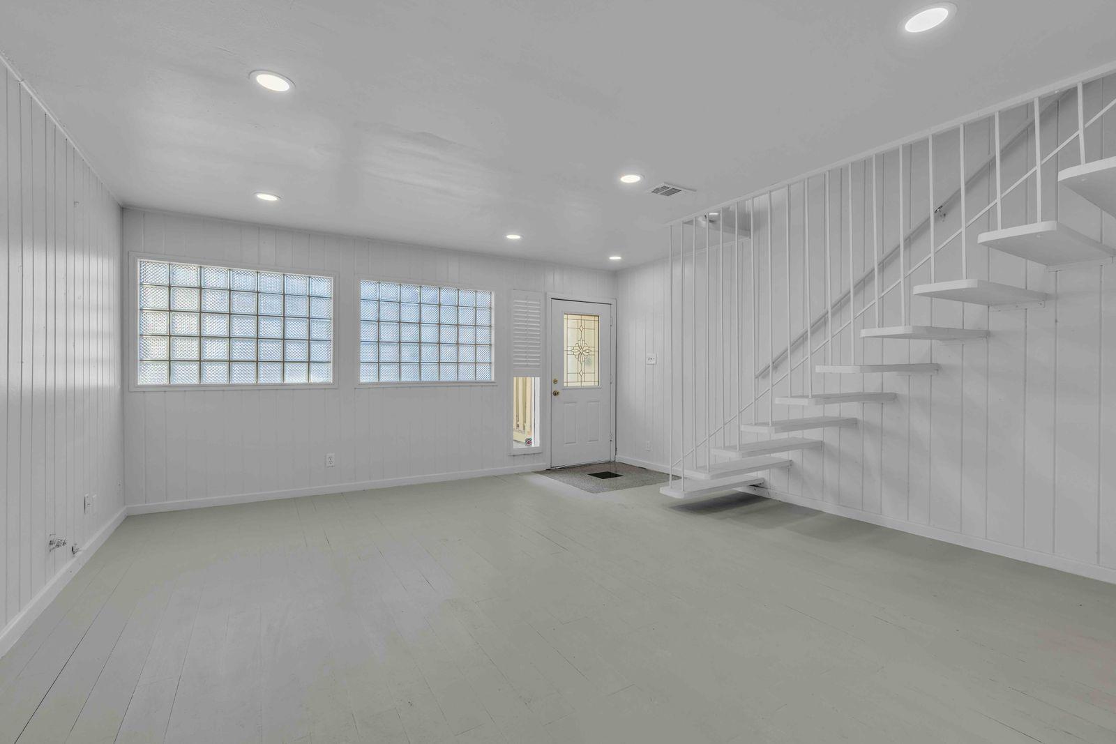 5210 Woodrow Ave Property Photo 1