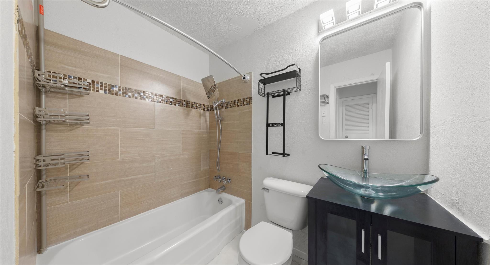2401 Manor Rd #123 Property Photo 11