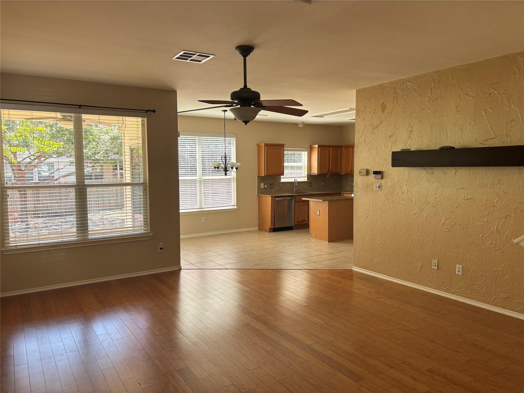 11321 Fletcher Hall Ln Property Photo 4