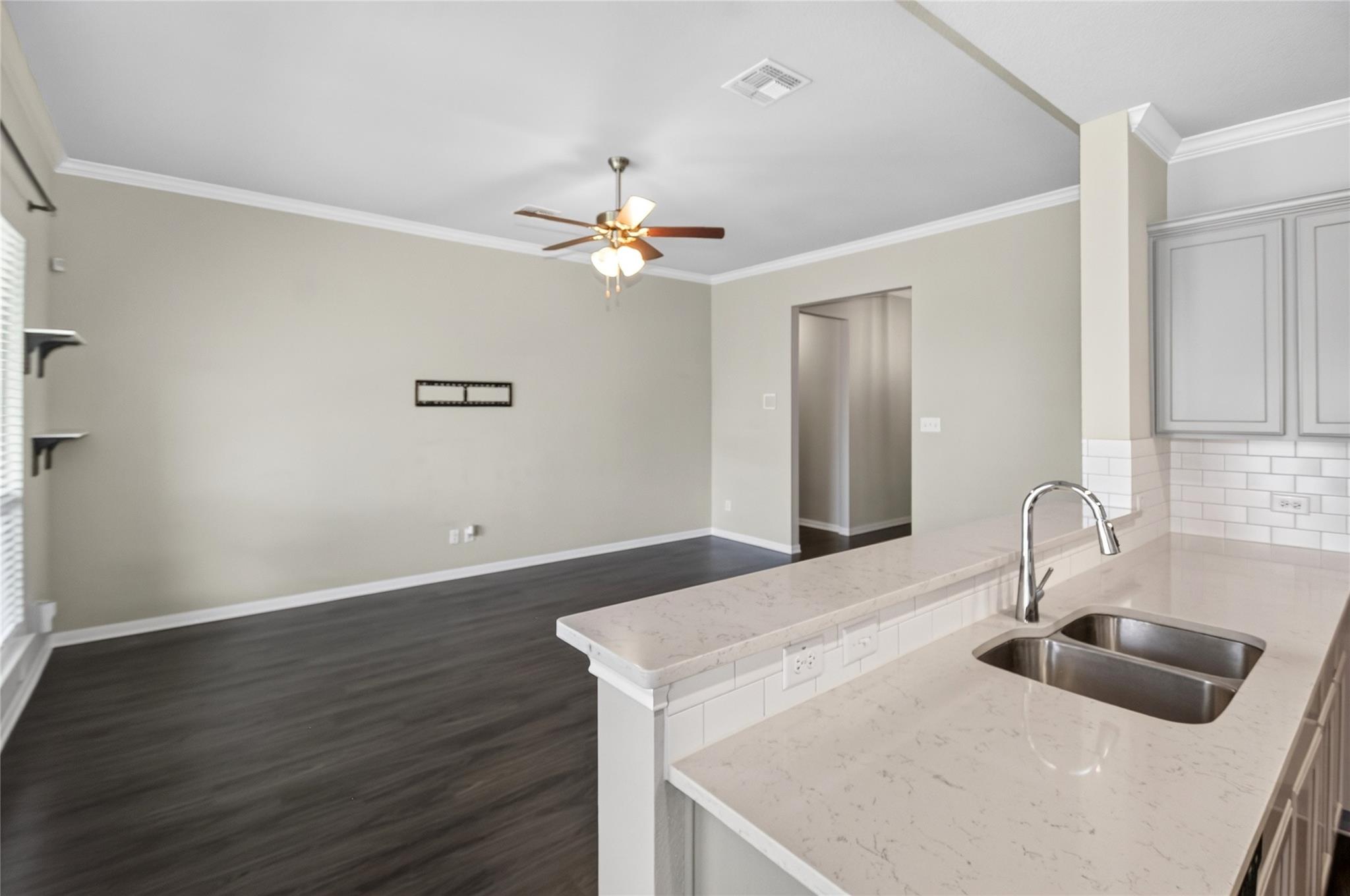 7307 Rosado Dr Property Photo 10