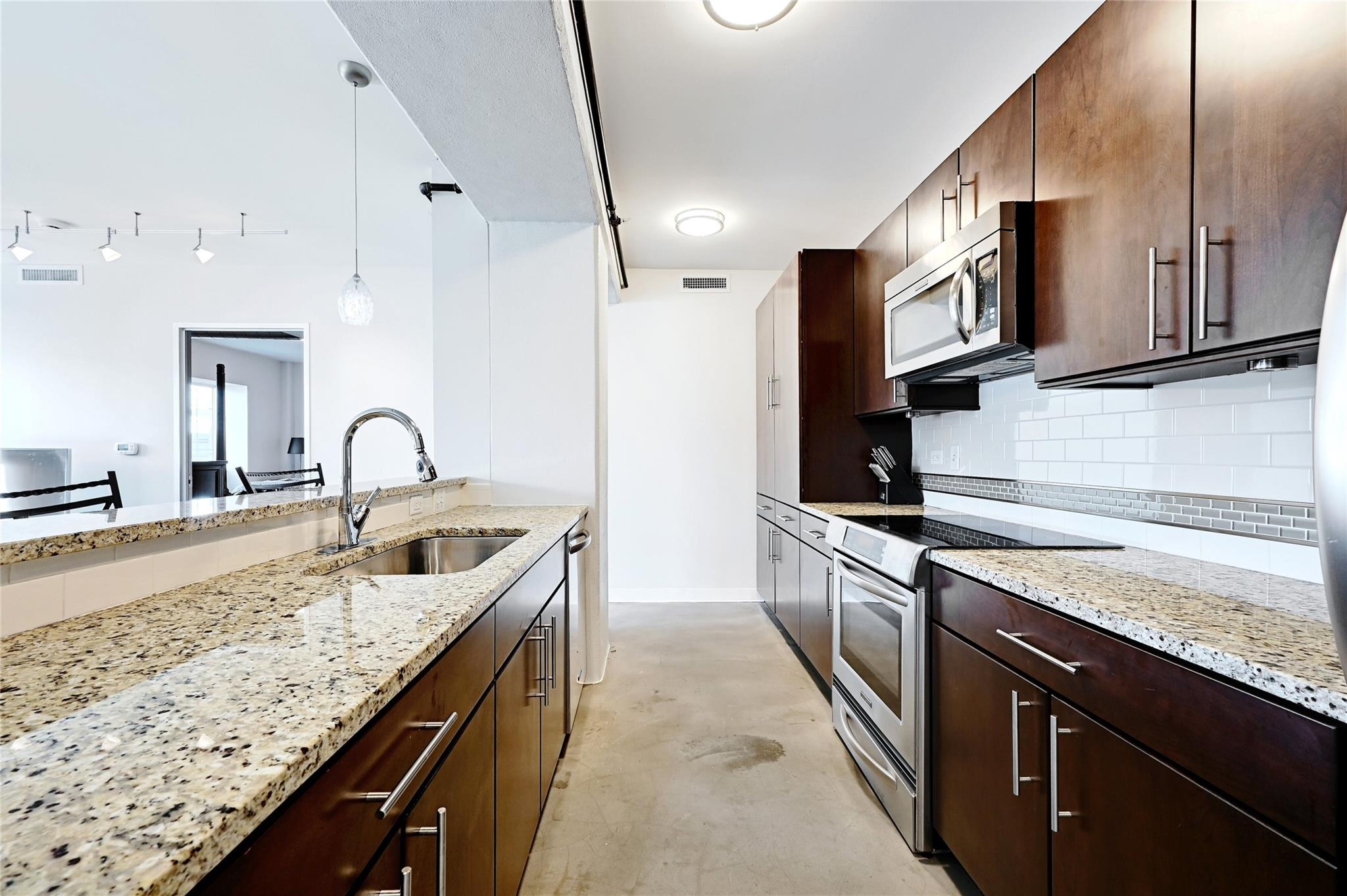 800 Brazos St #705 Property Photo 13