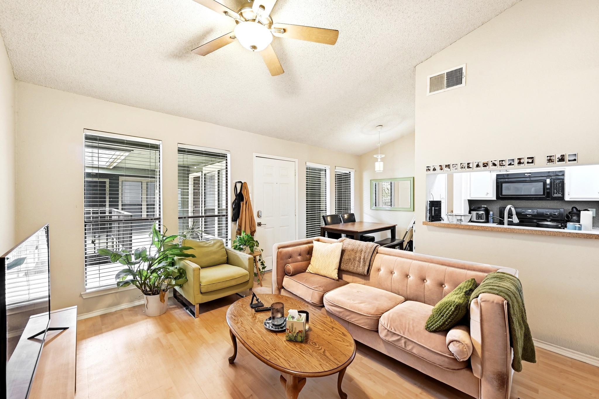 2706 Salado St #305 Property Photo 3