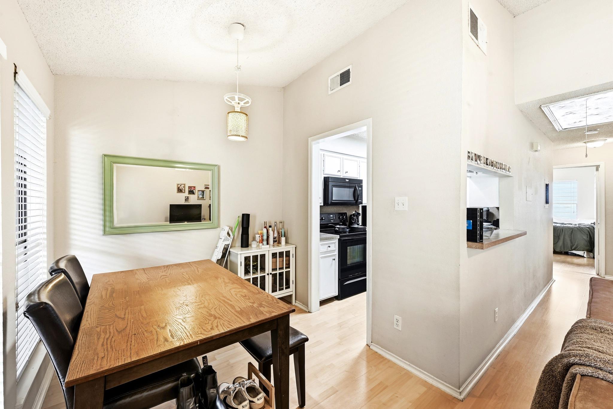 2706 Salado St #305 Property Photo 6
