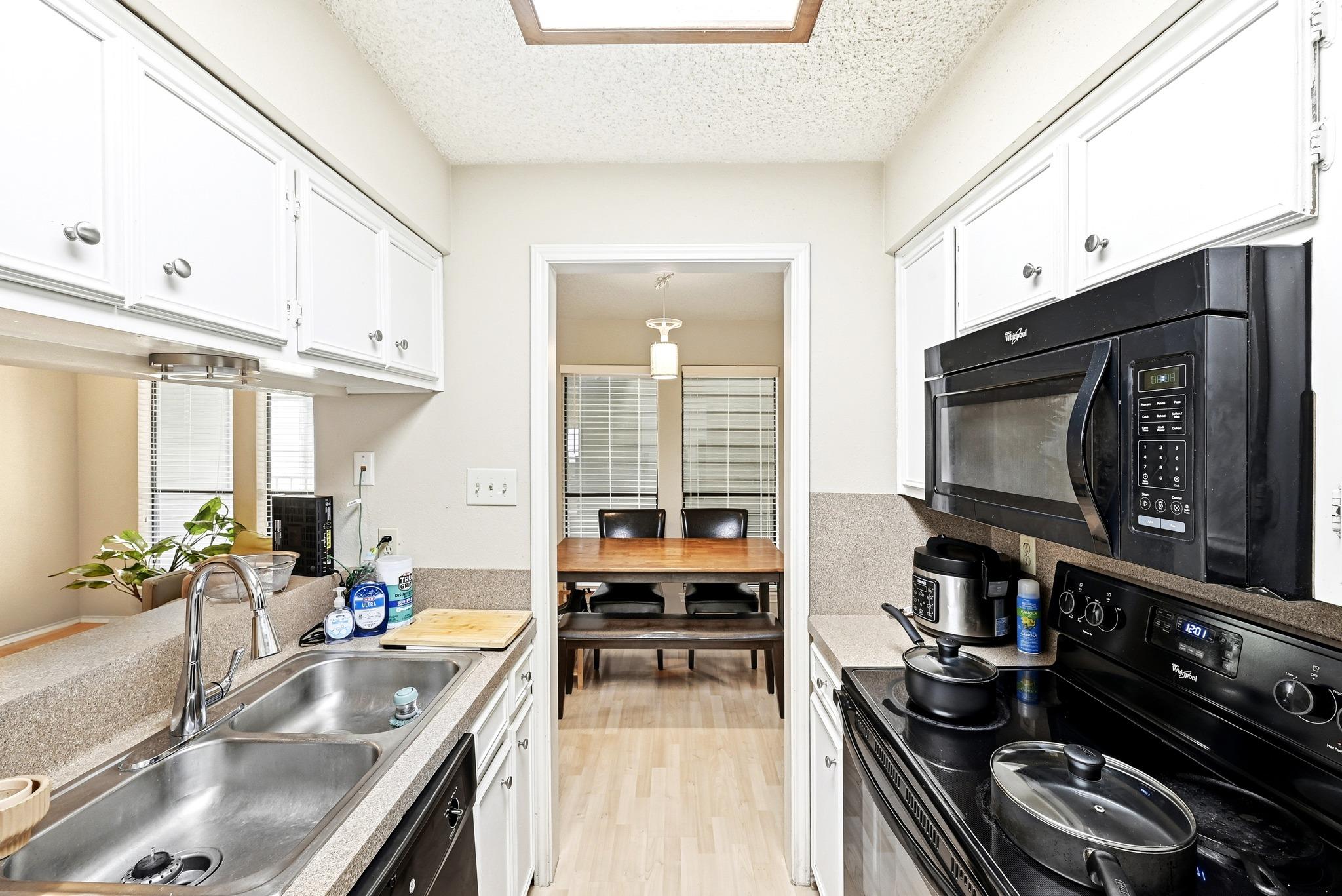 2706 Salado St #305 Property Photo 11