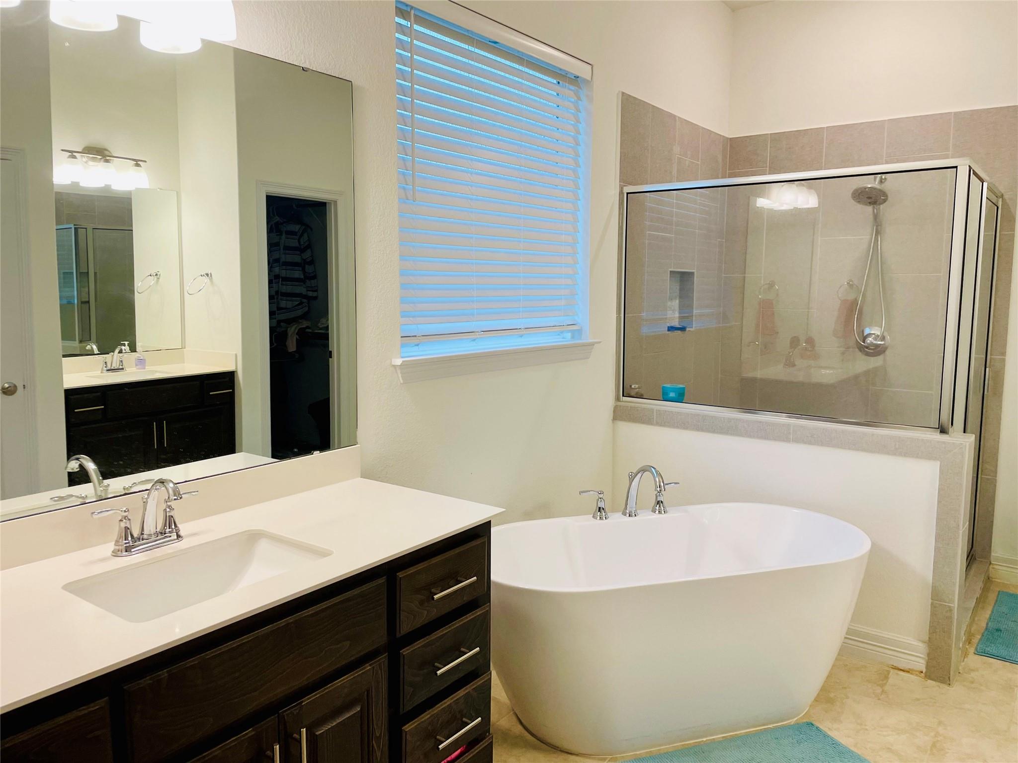 18001 Dufour Dr Property Photo 14