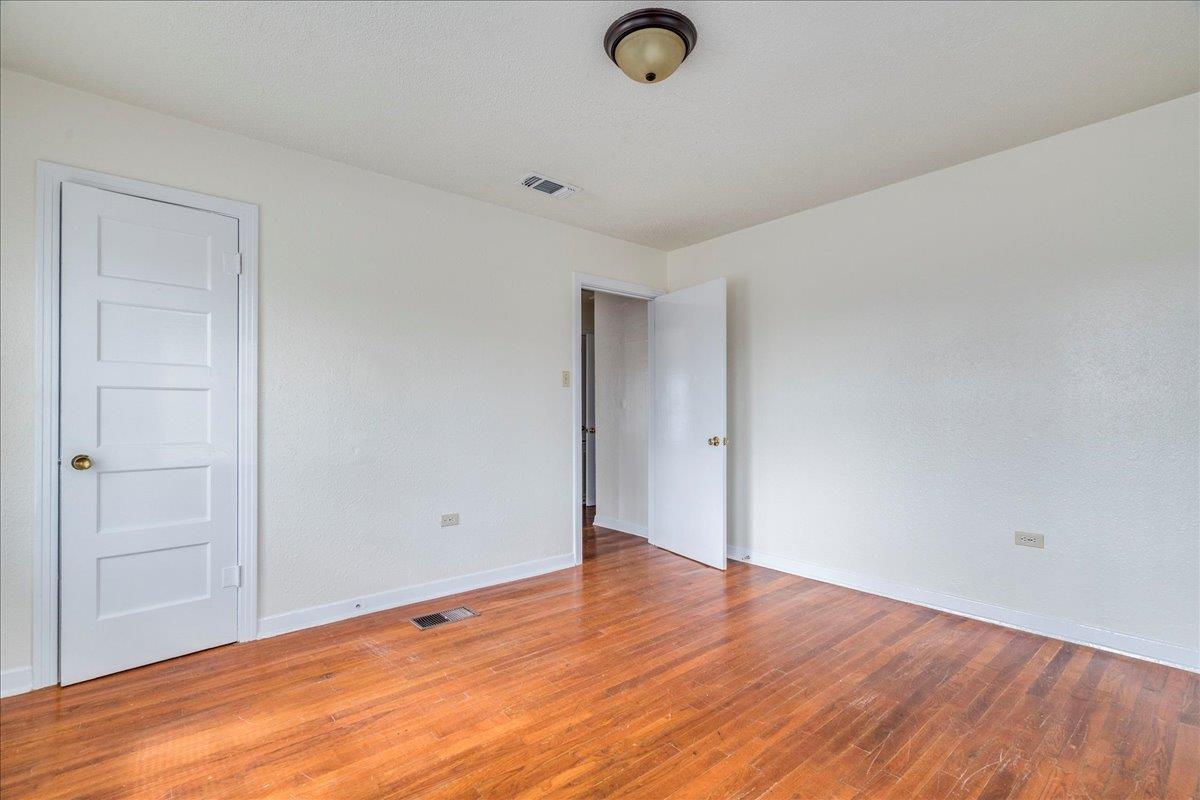 1119 N Lbj Dr Property Photo 18