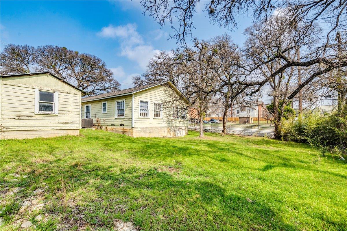1119 N Lbj Dr Property Photo 22