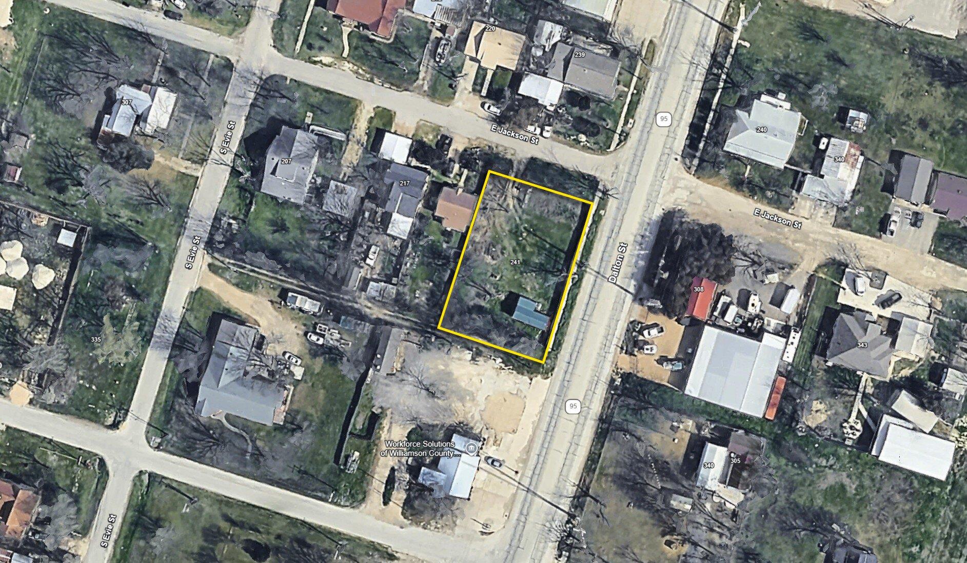 241 E Jackson St Property Photo 1