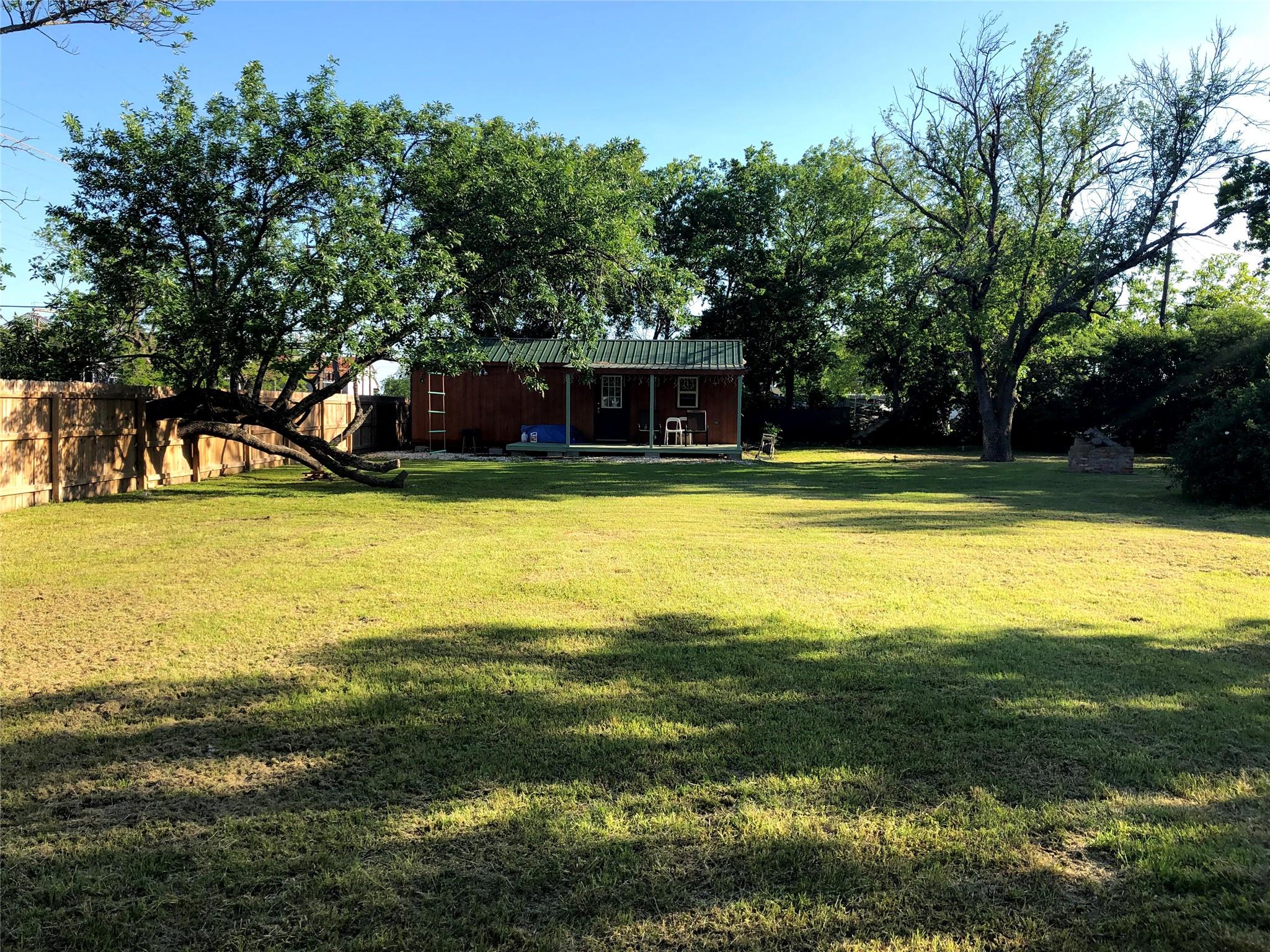241 E Jackson St Property Photo 5