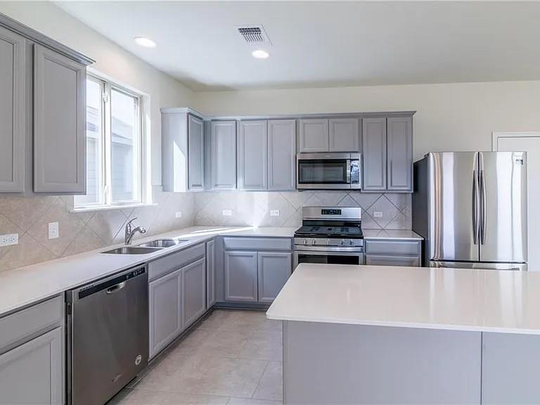 1525 Cliffbrake Way Property Photo 4