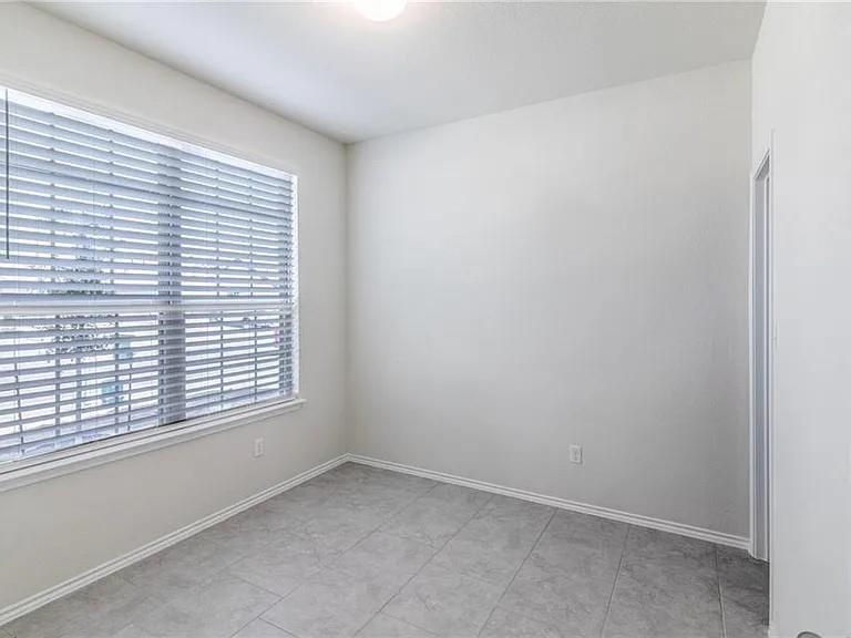 1525 Cliffbrake Way Property Photo 10