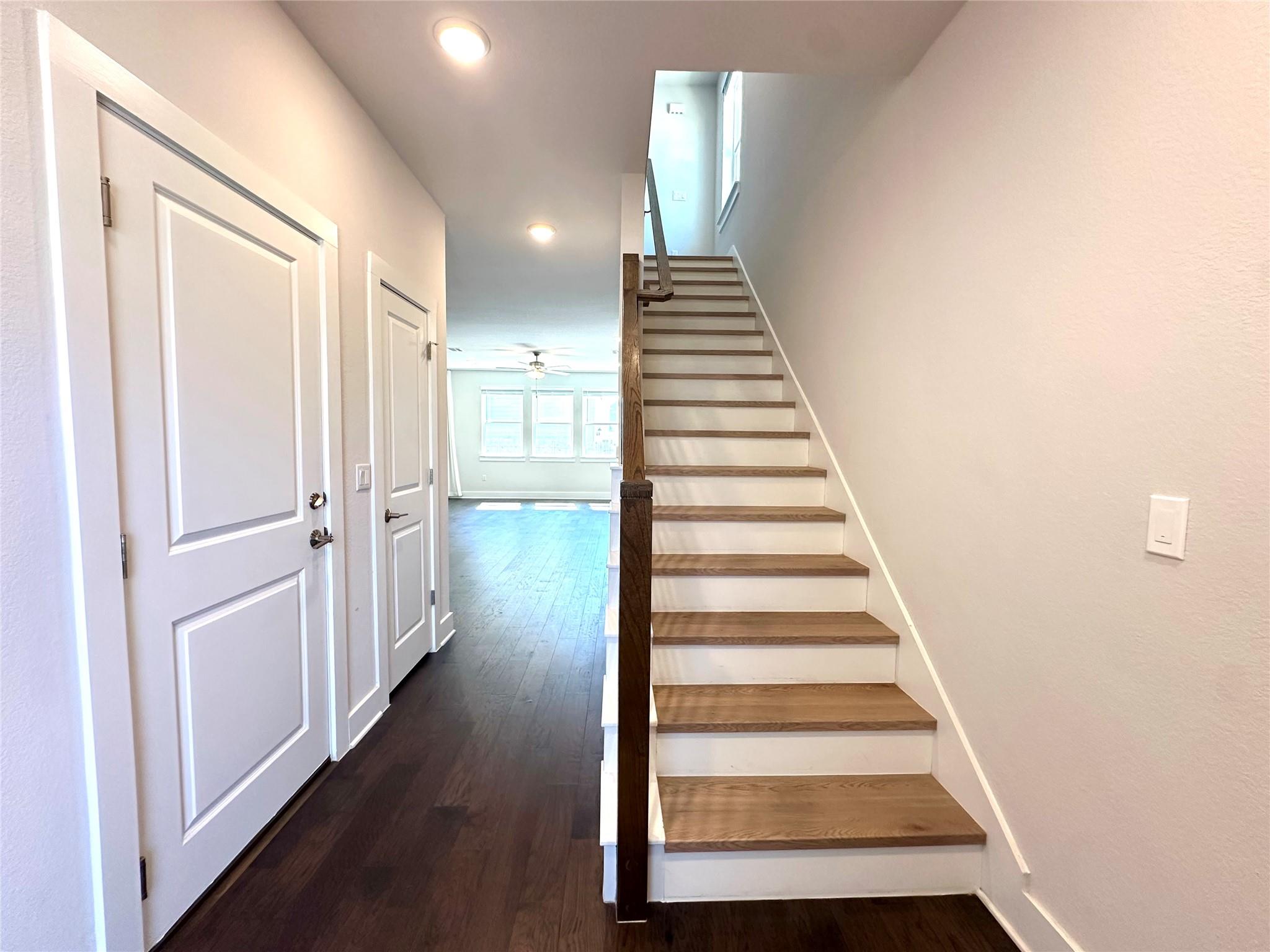 15701 Ellinger Dr Property Photo 8