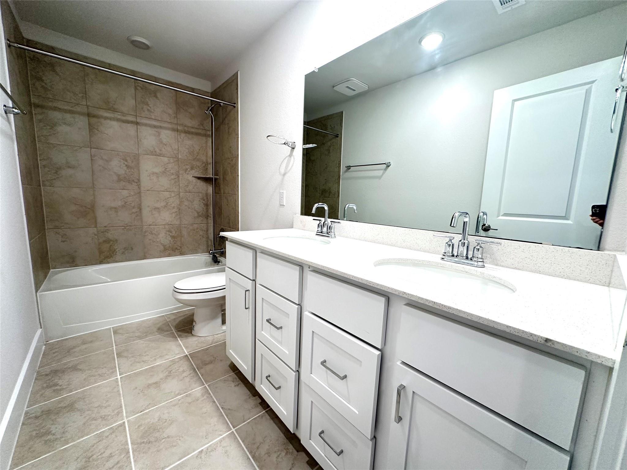 15701 Ellinger Dr Property Photo 16