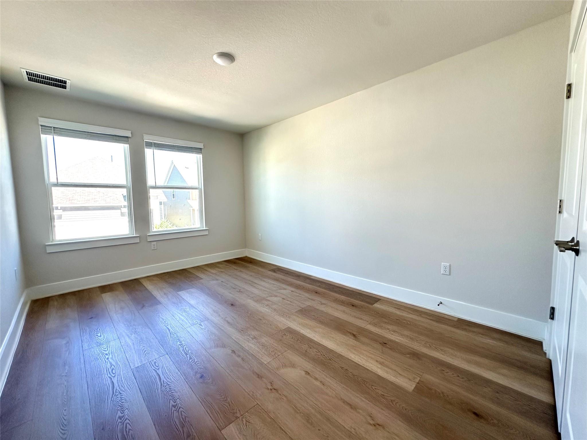 15701 Ellinger Dr Property Photo 17