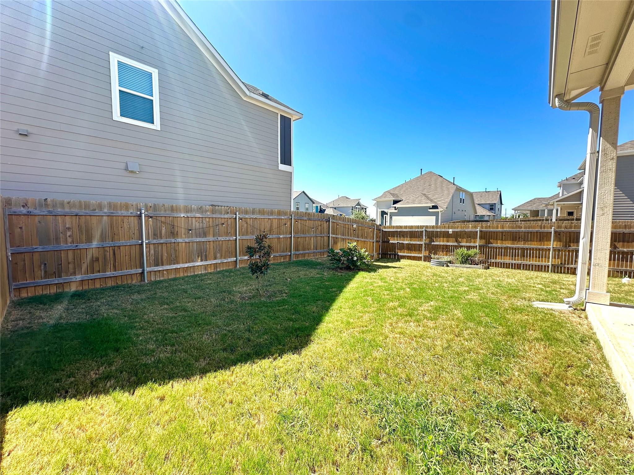 15701 Ellinger Dr Property Photo 20