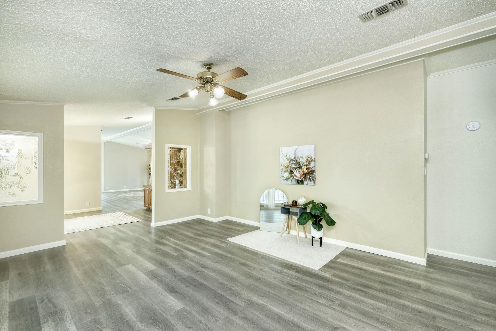 21405 Cherry Hollow Cv Property Photo 10