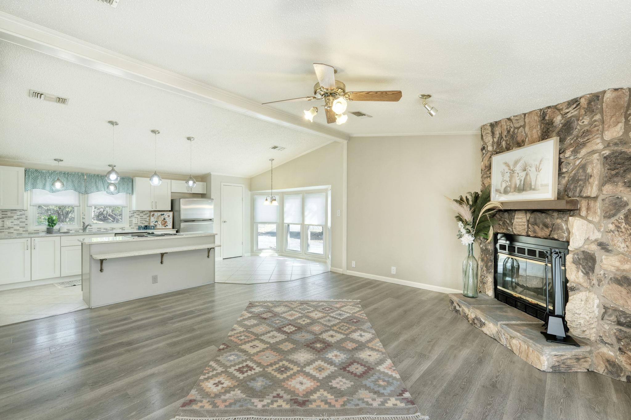 21405 Cherry Hollow Cv Property Photo 13
