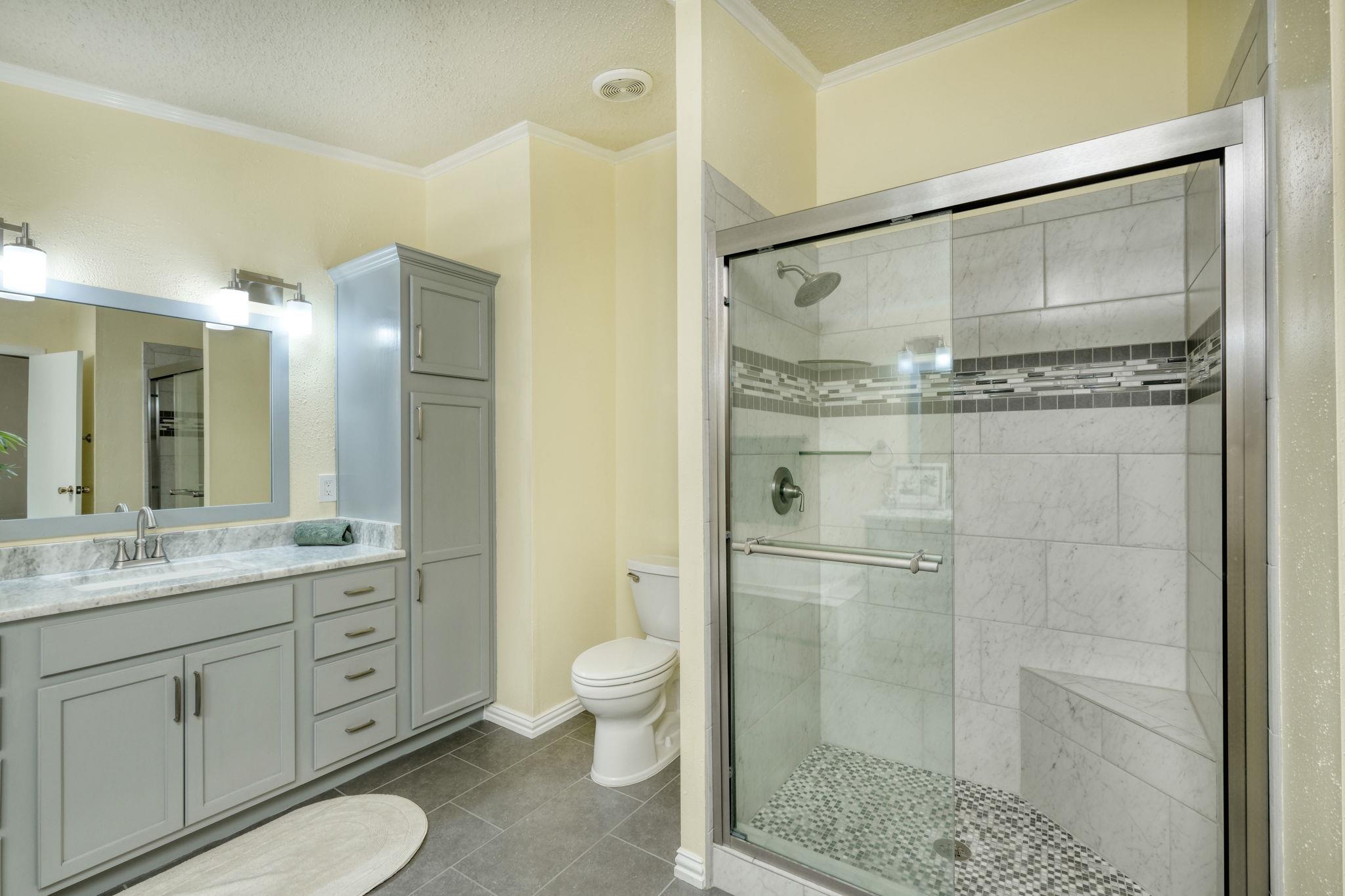 21405 Cherry Hollow Cv Property Photo 16