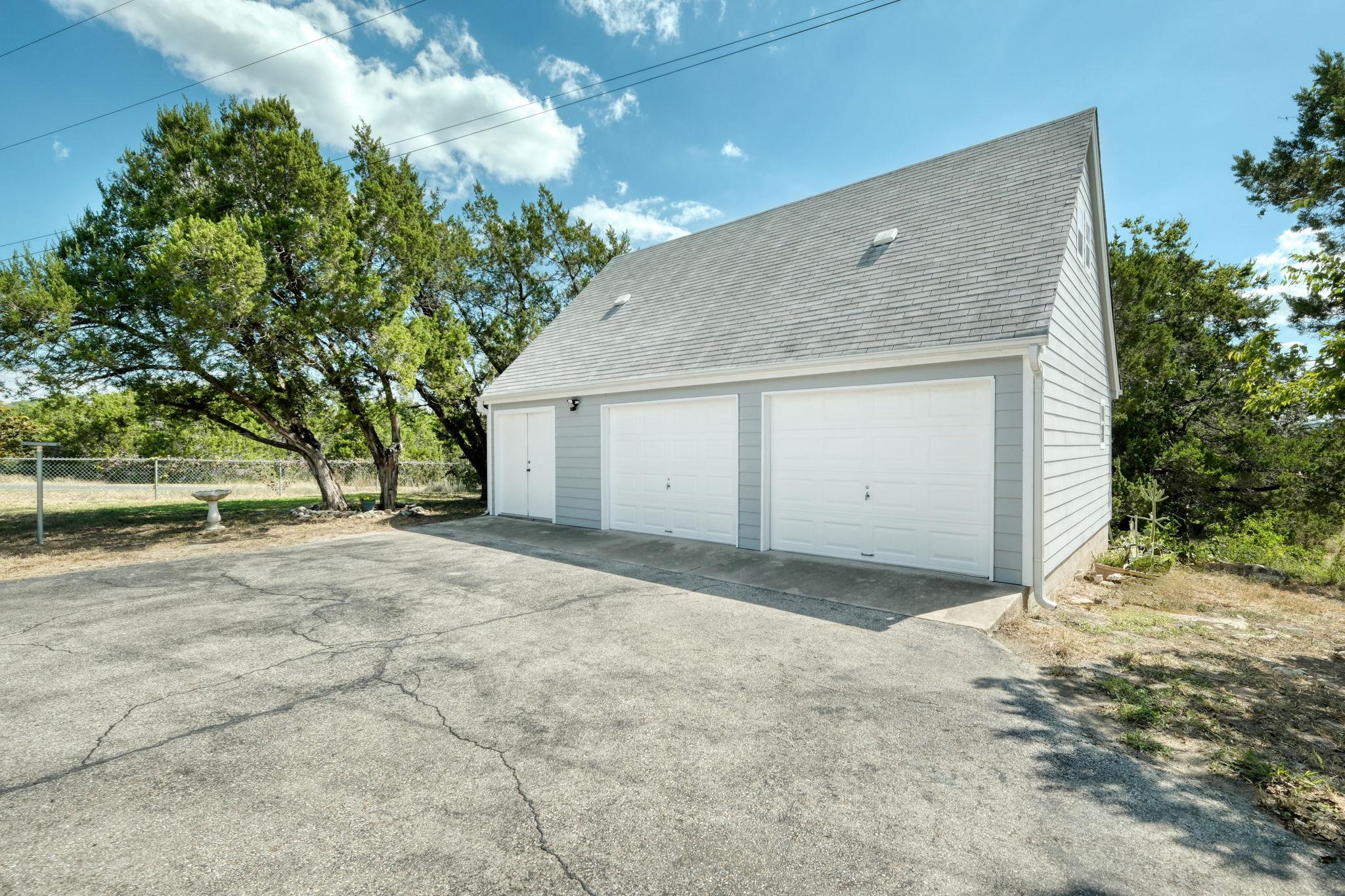 21405 Cherry Hollow Cv Property Photo 24