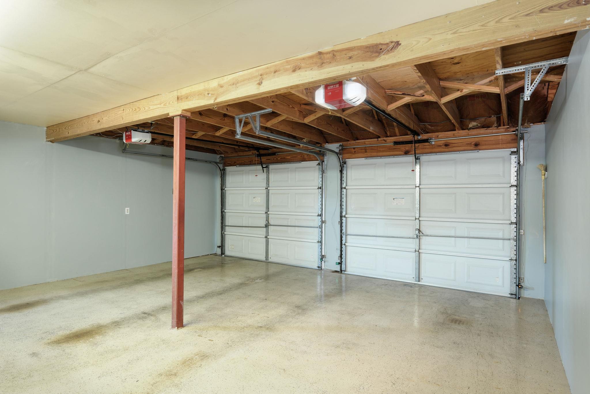 21405 Cherry Hollow Cv Property Photo 29