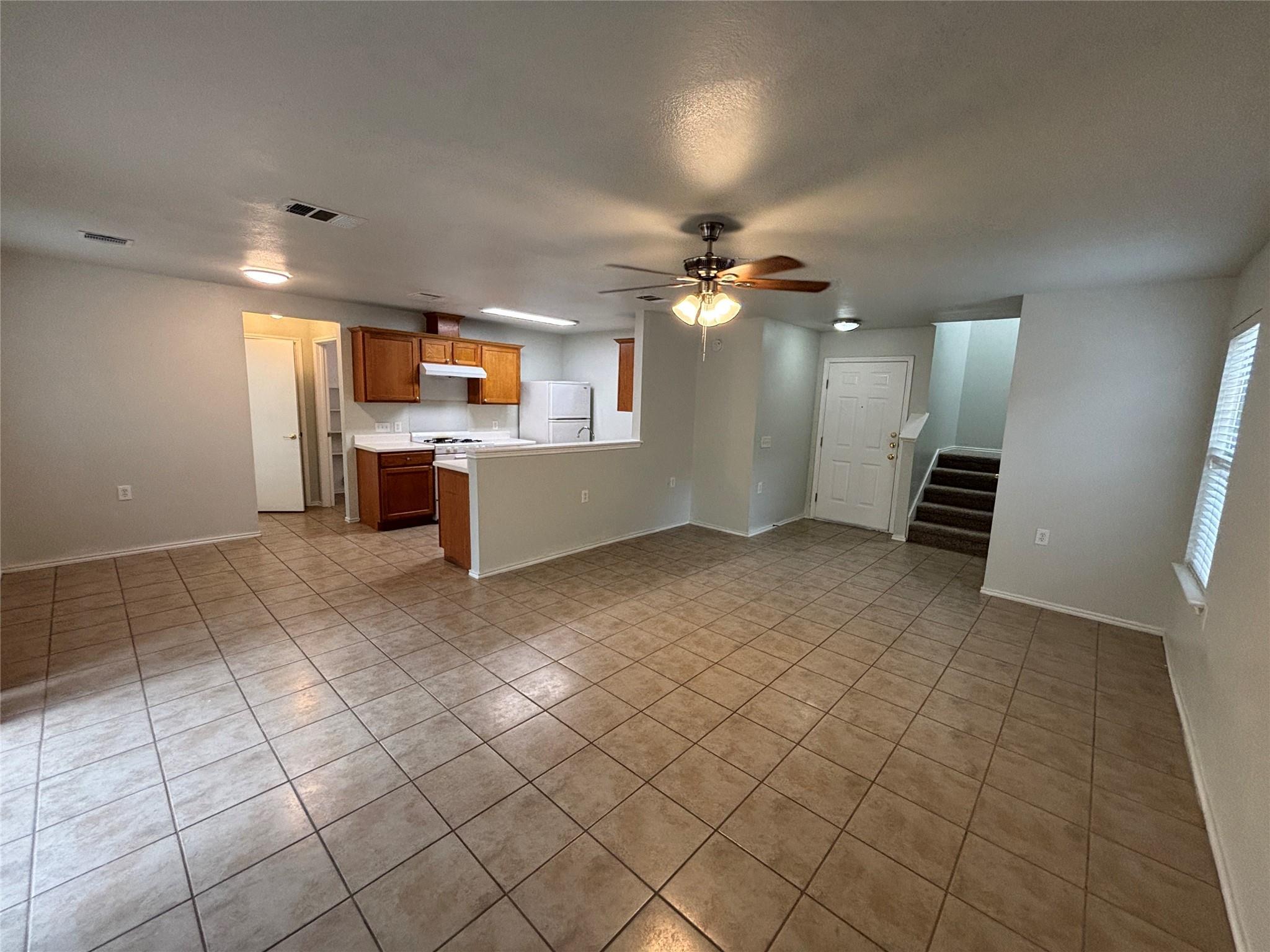 5504 Steven Creek Way Property Photo 4