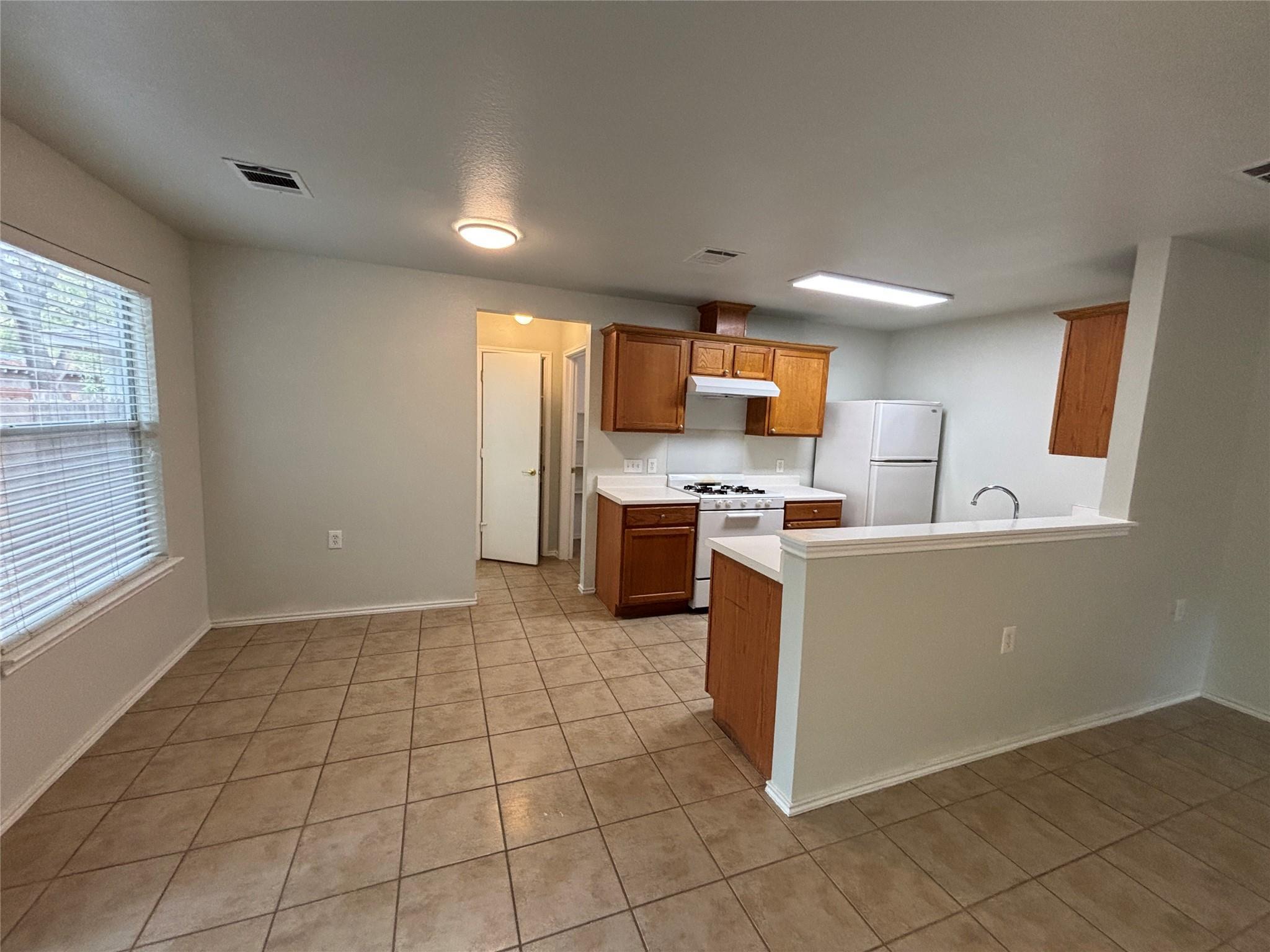 5504 Steven Creek Way Property Photo 5