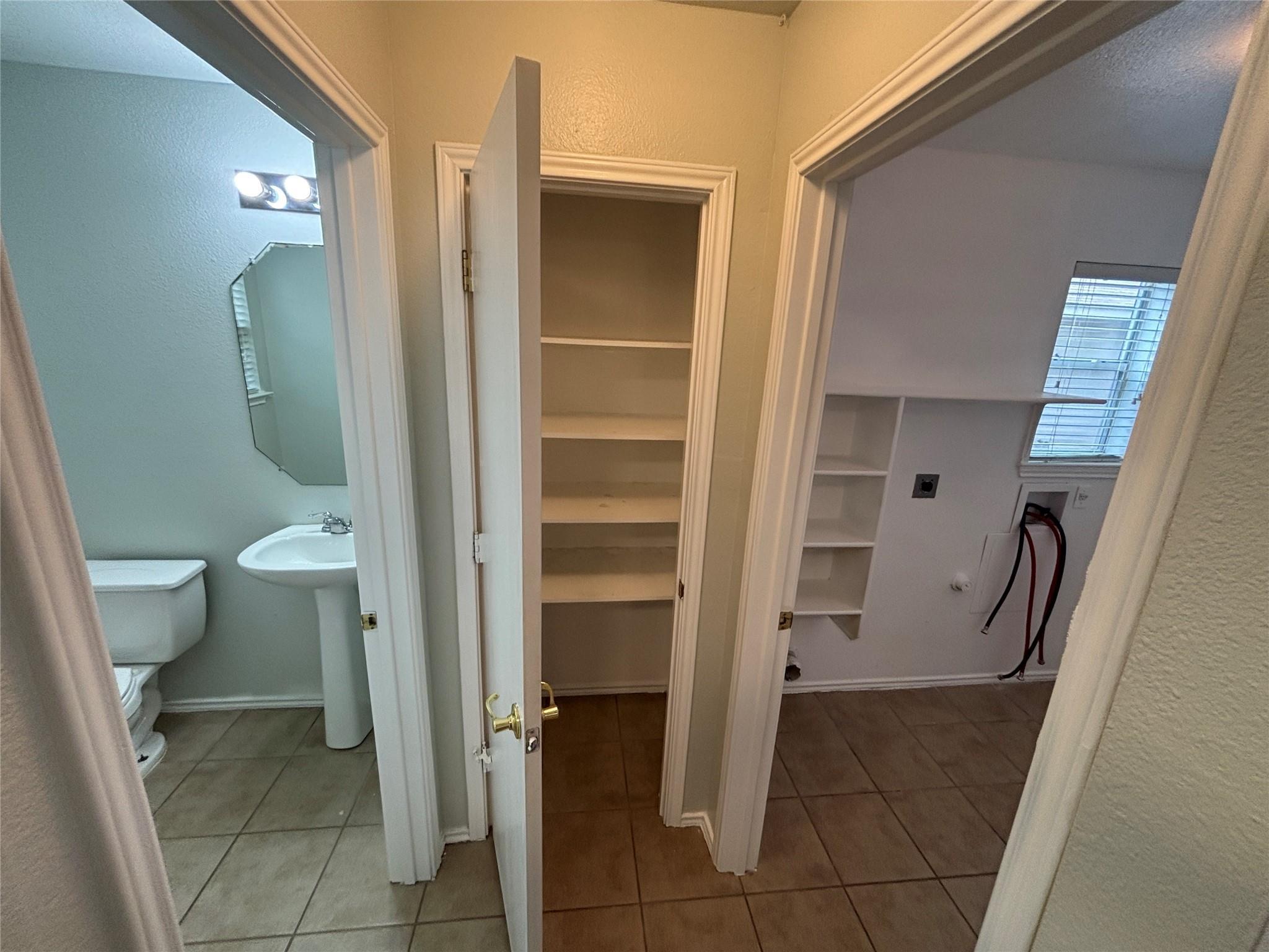 5504 Steven Creek Way Property Photo 8