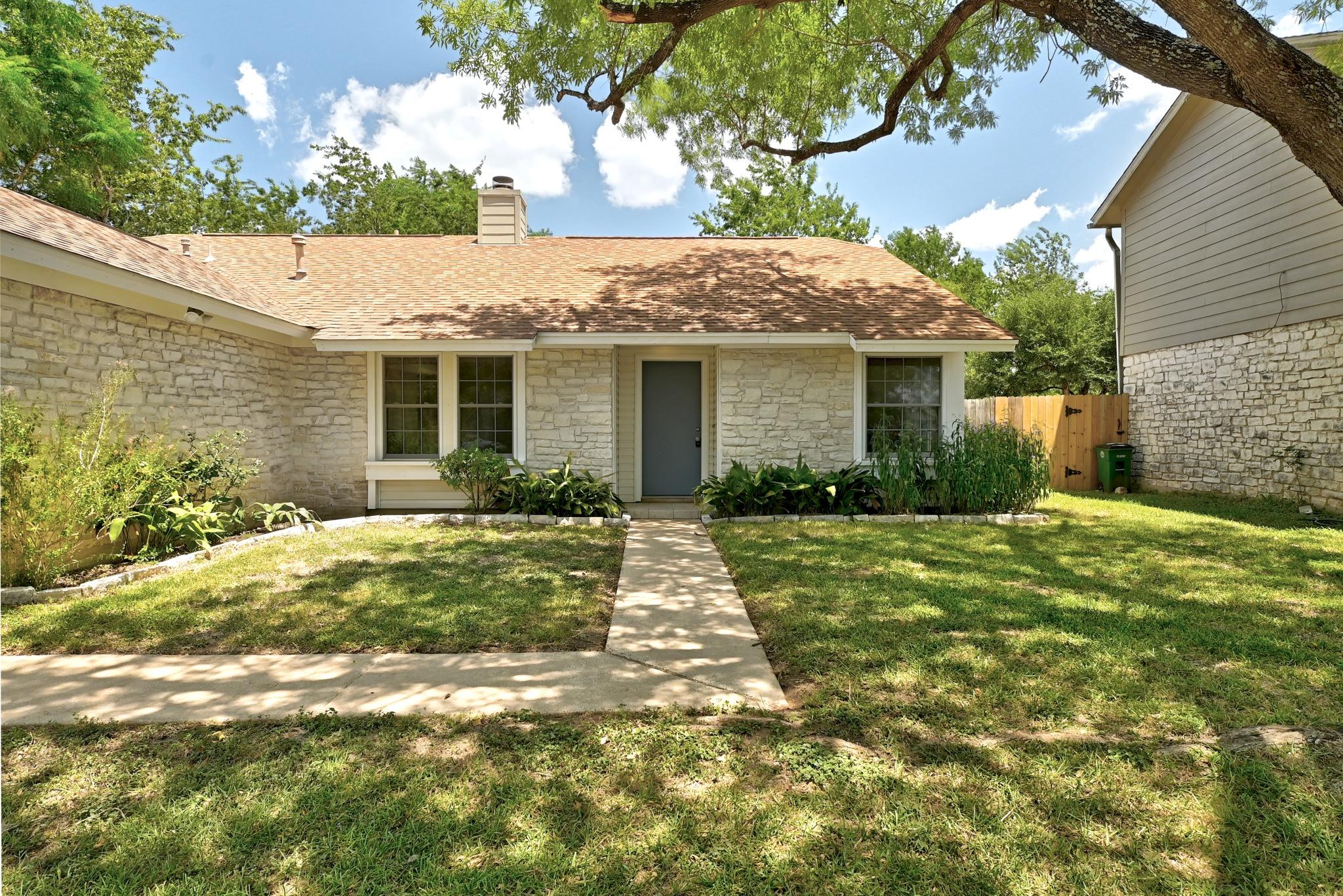 2702 Goldbridge Dr Property Photo 2