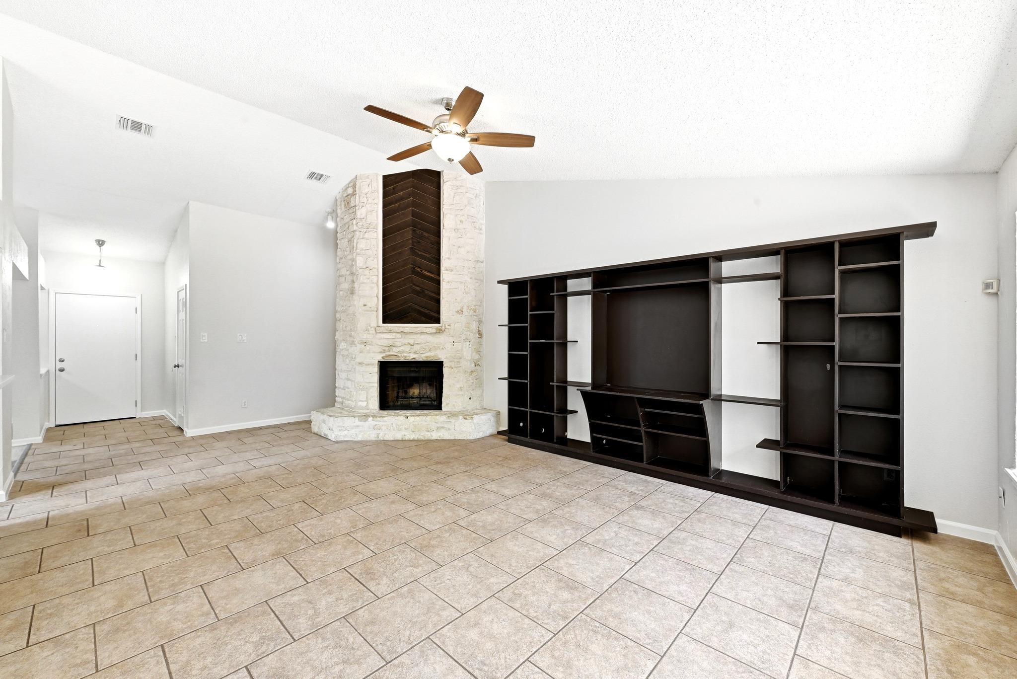 2702 Goldbridge Dr Property Photo 4