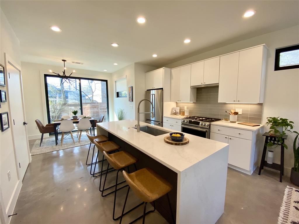 2411 Santa Rosa St B Property Photo 4