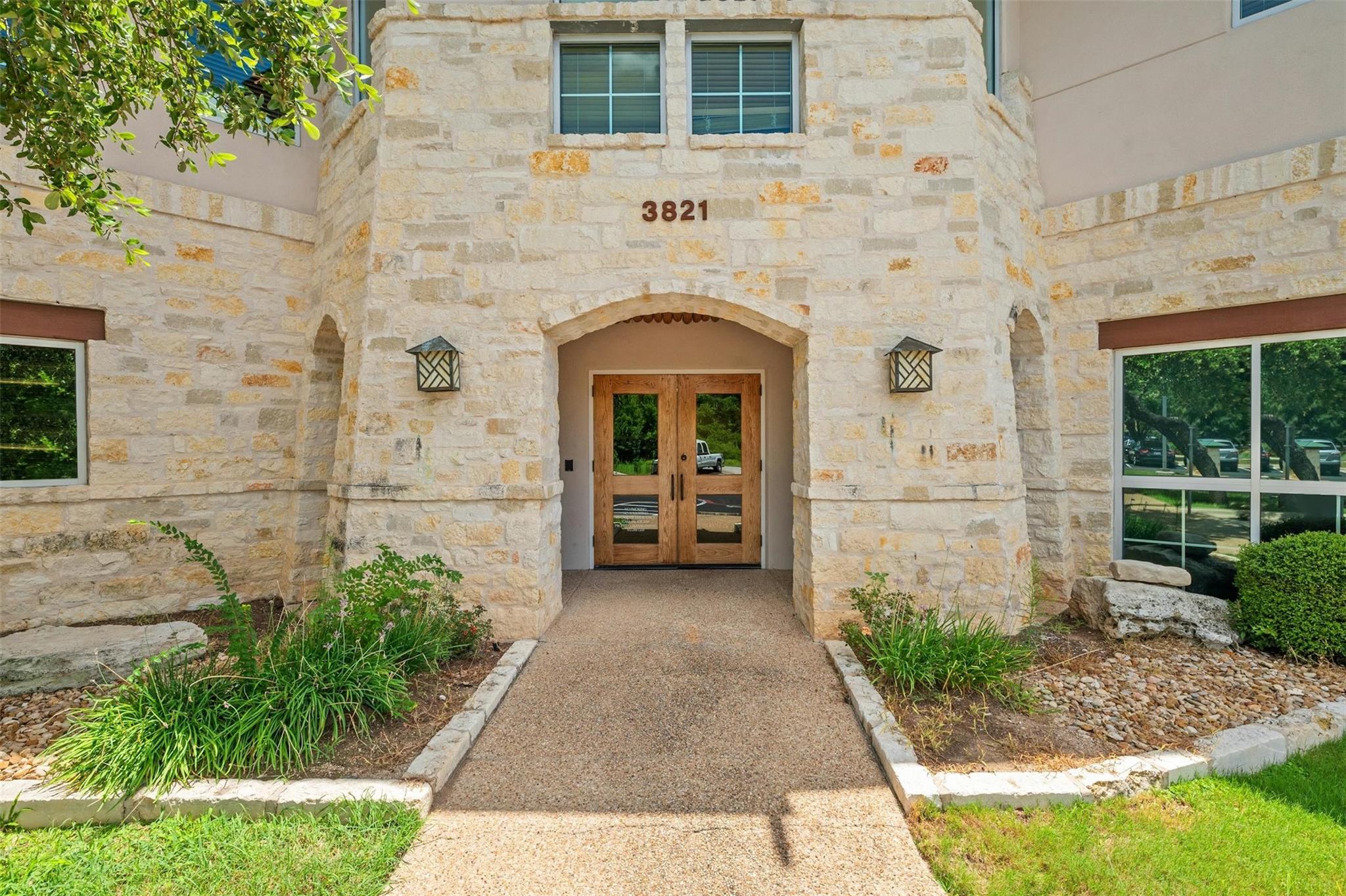 3821 Juniper Trce 105 Property Photo 1