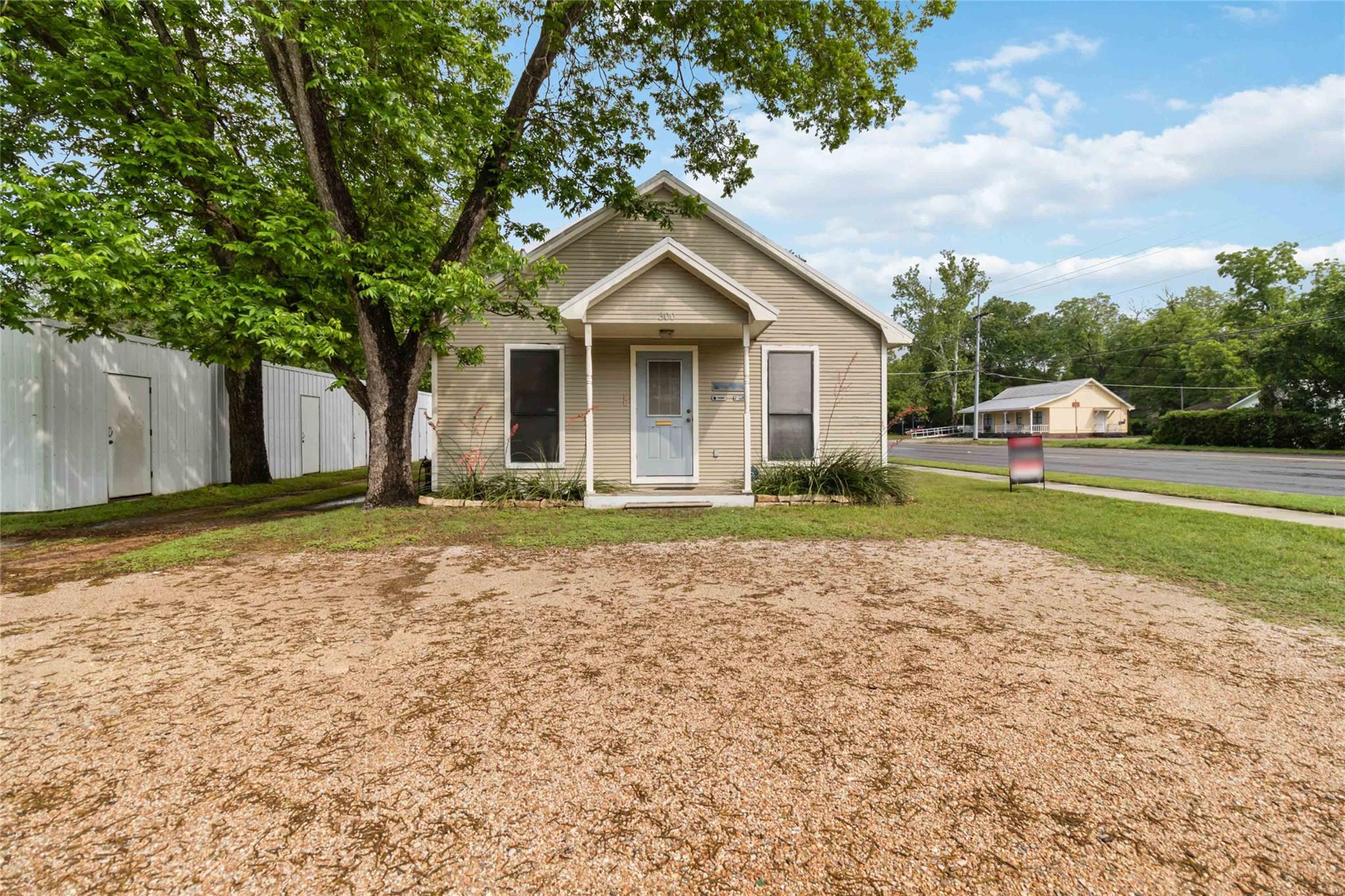 300 Bishop St Property Photo