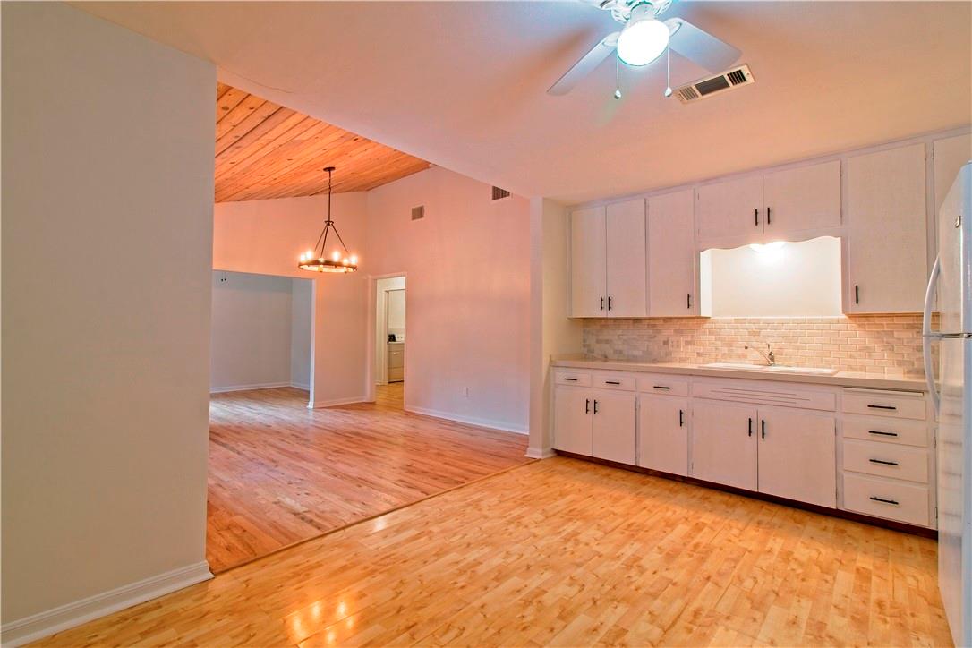 1253 S Austin Ave Property Photo 1