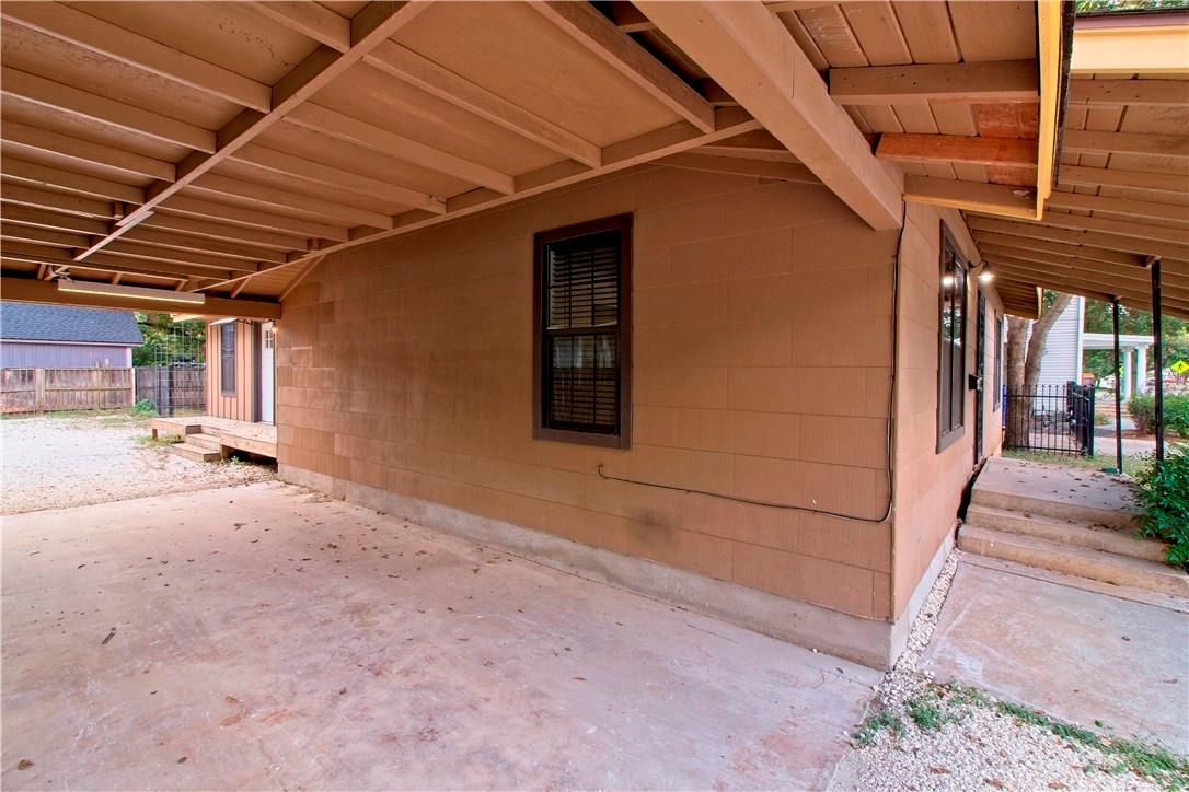 1253 S Austin Ave Property Photo 5