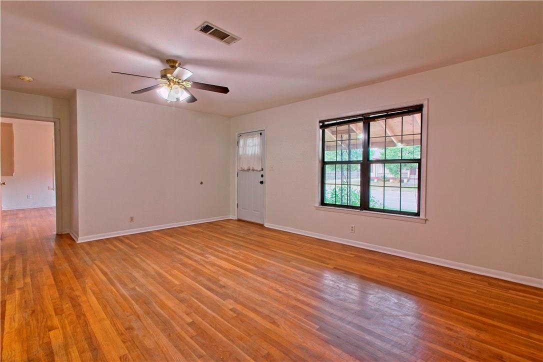 1253 S Austin Ave Property Photo 10