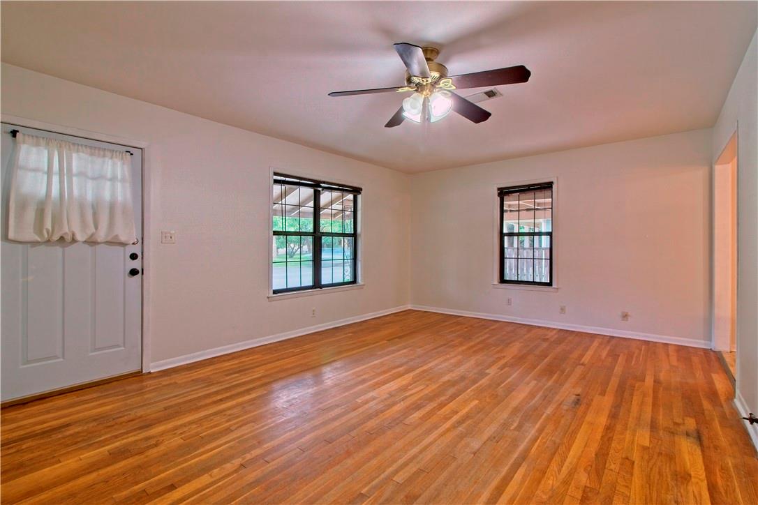 1253 S Austin Ave Property Photo 11