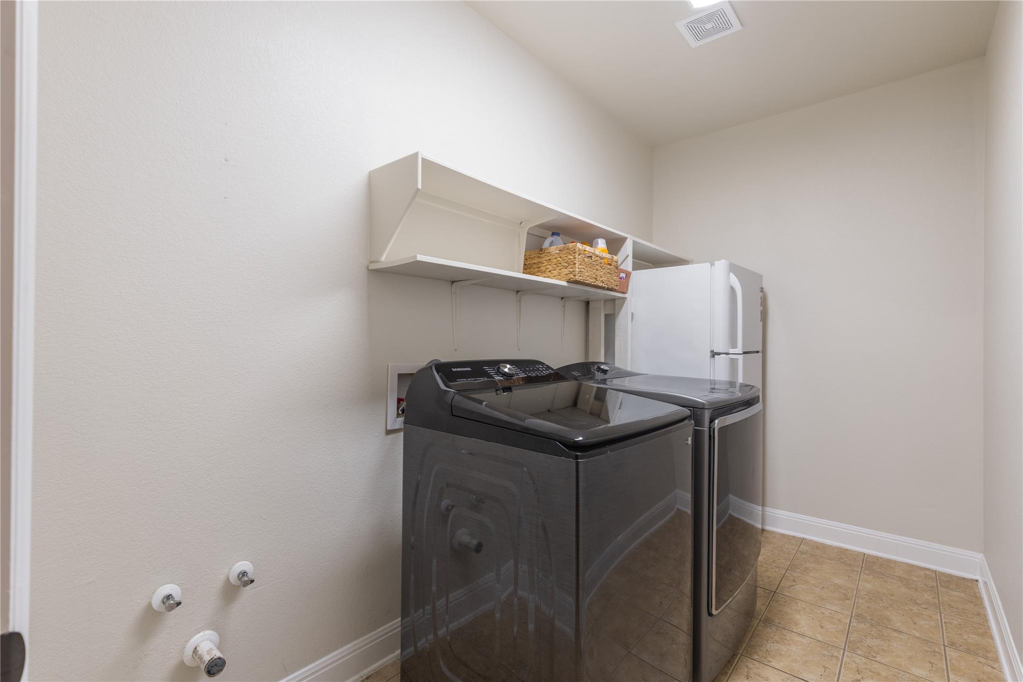 2709 Deep River Cir Property Photo 33