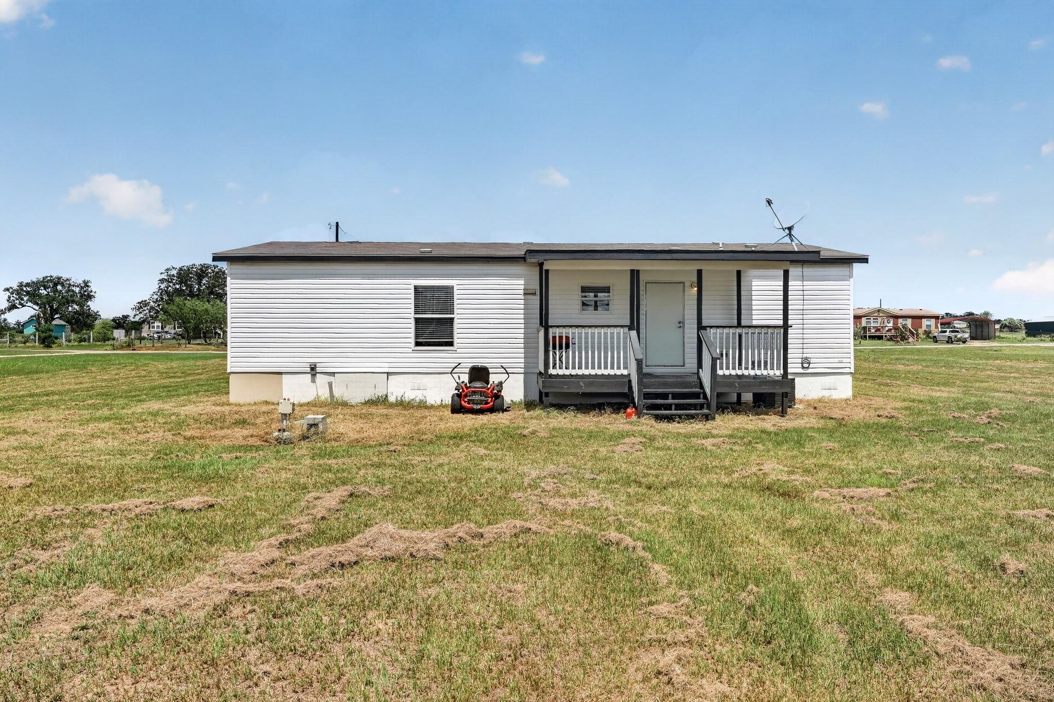 548 Casen St Property Photo 4