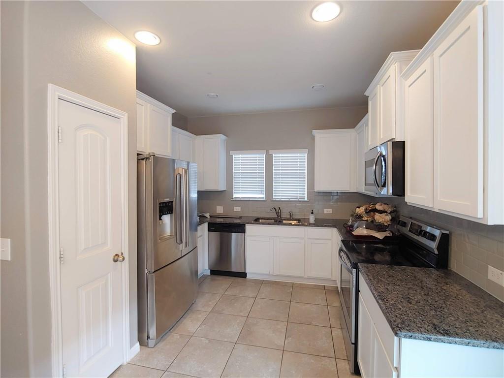 18412 Cumberland Gap St Property Photo 2