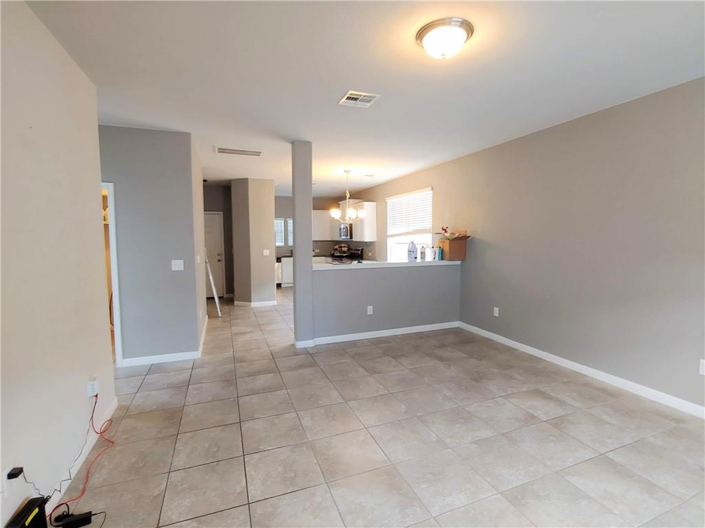 18412 Cumberland Gap St Property Photo 4