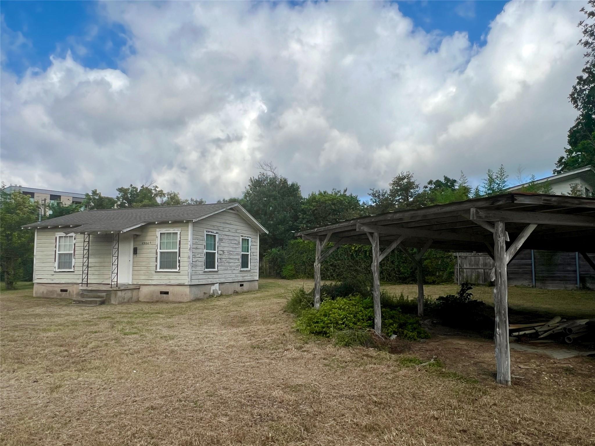 4904 Lynndale Dr Property Photo 5