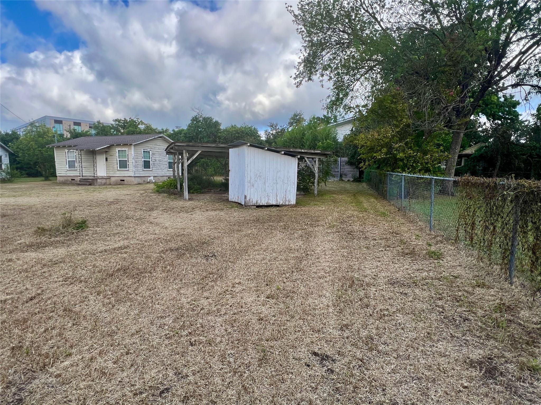 4904 Lynndale Dr Property Photo 7