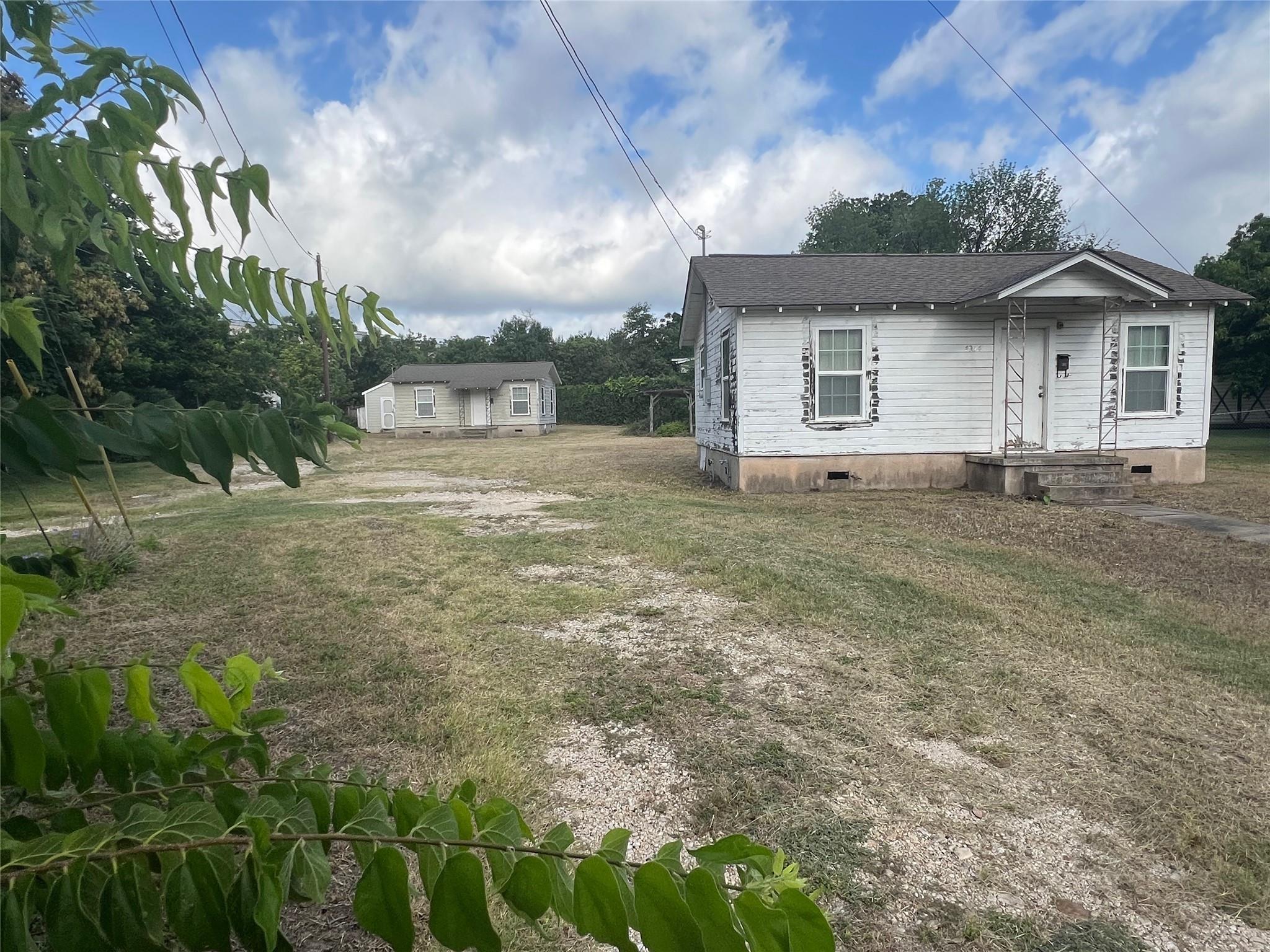 4904 Lynndale Dr Property Photo 8
