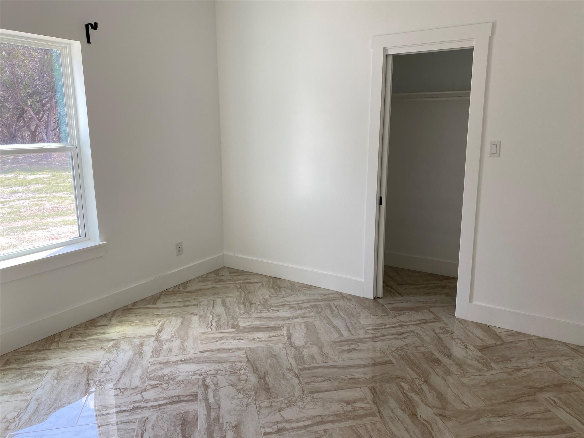 31 Heathrow Ln Property Photo 13