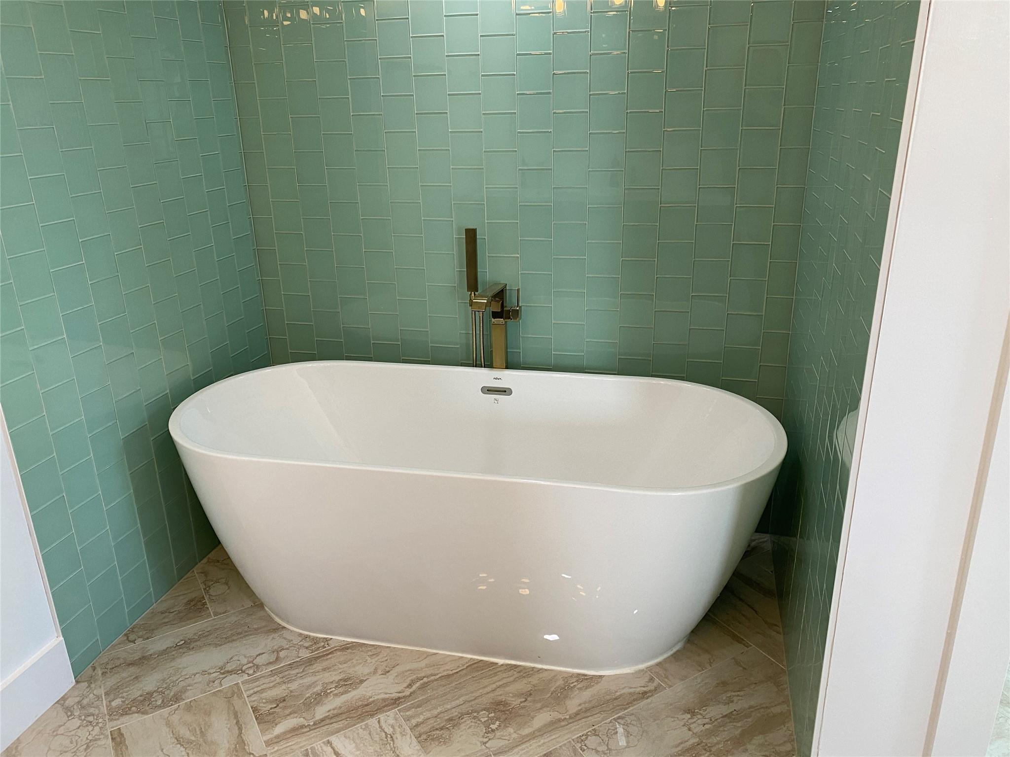 31 Heathrow Ln Property Photo 18