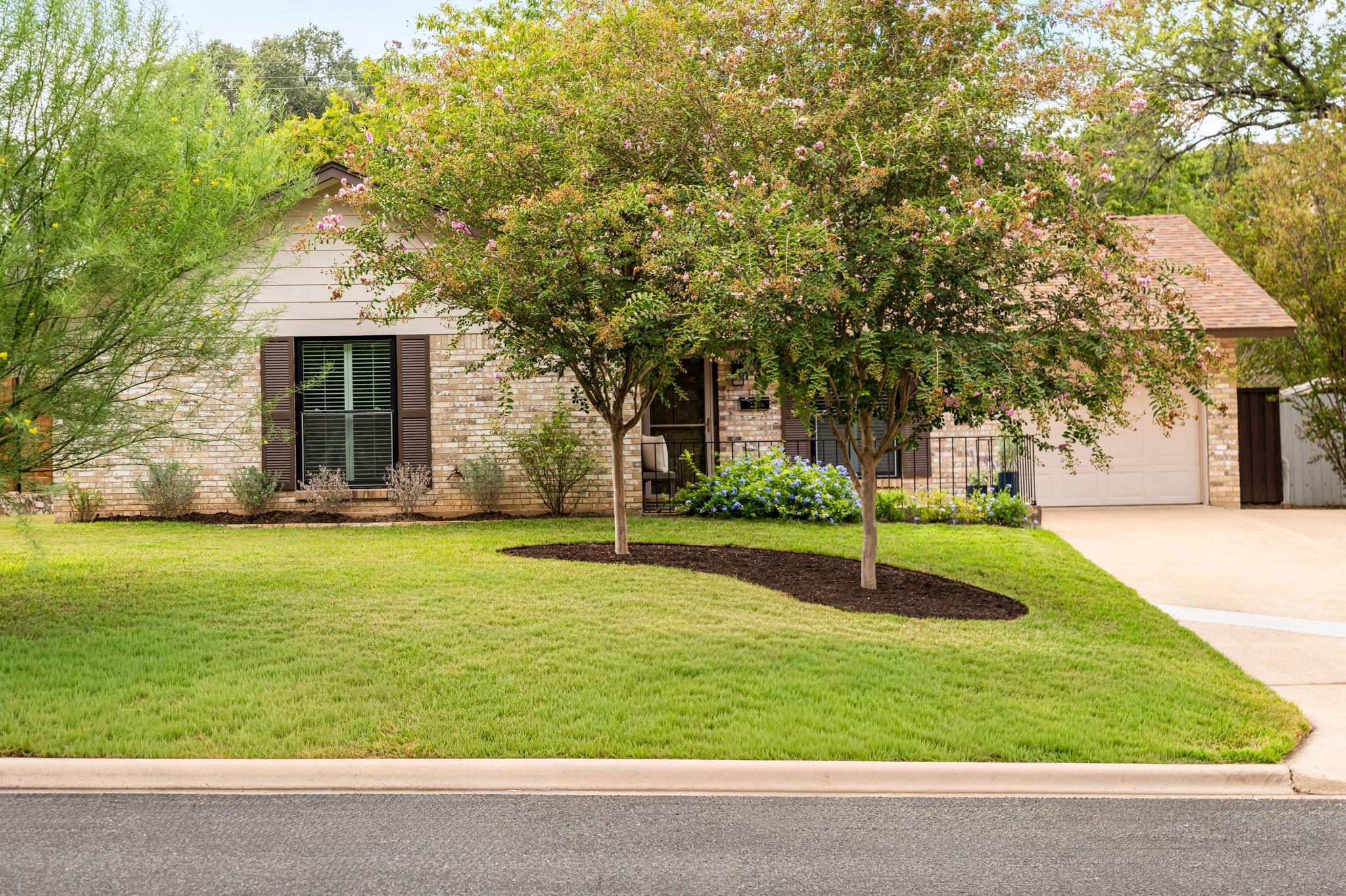2708 Carnarvon Ln Property Photo 1