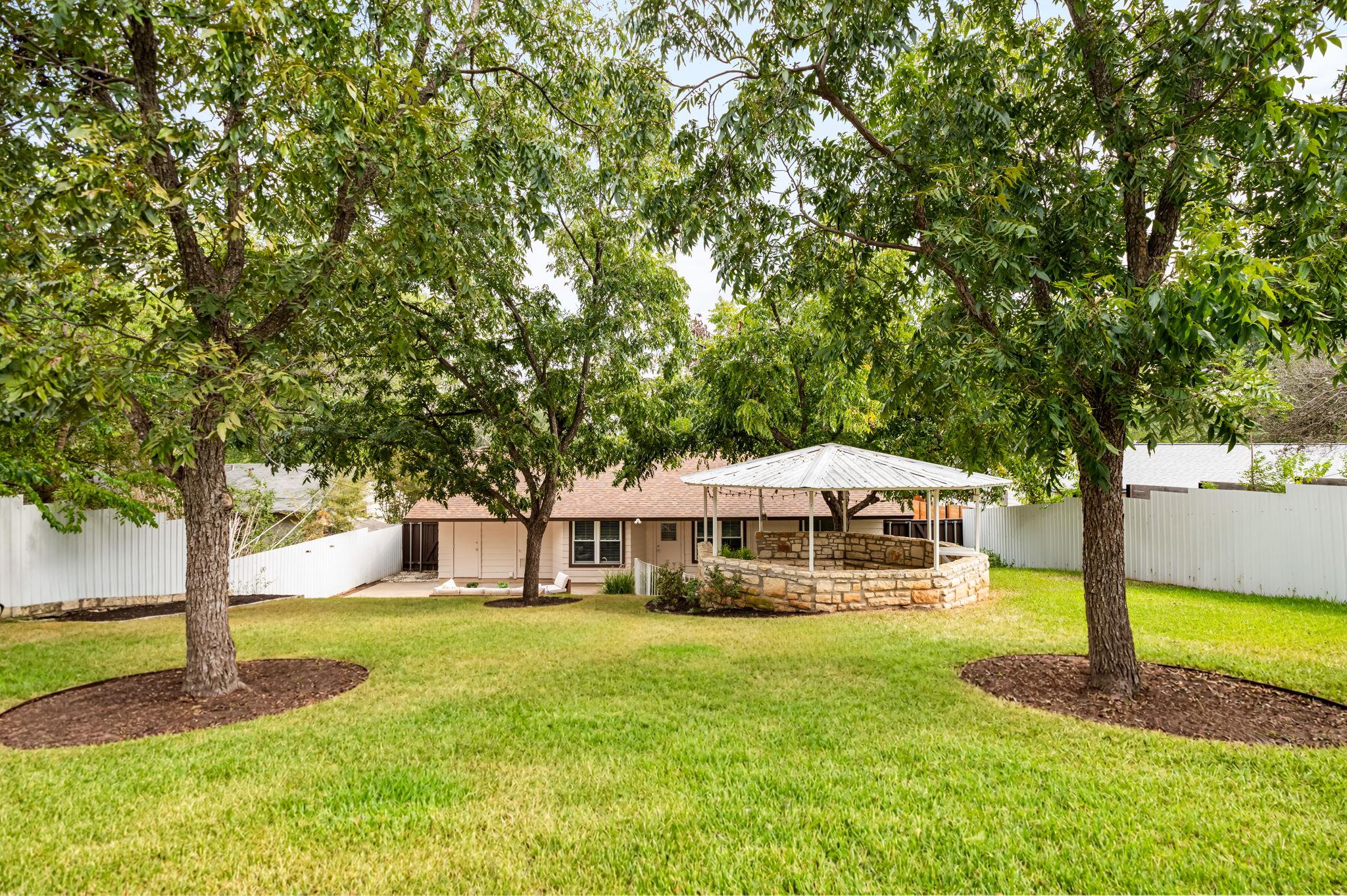 2708 Carnarvon Ln Property Photo 7