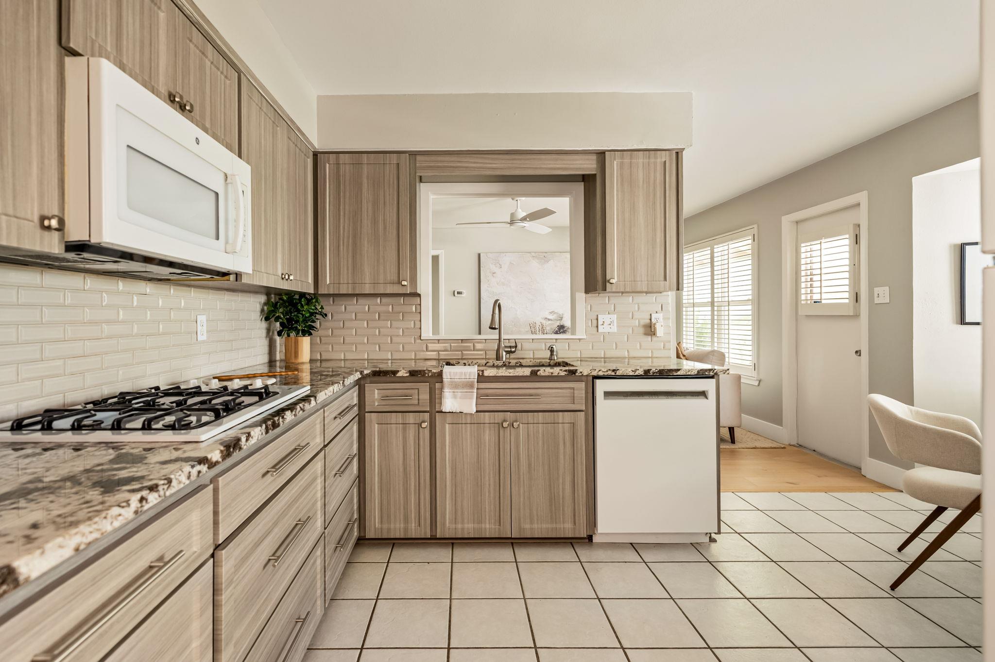 2708 Carnarvon Ln Property Photo 11