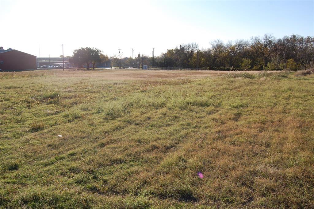 621 N Commerce St Property Photo 5